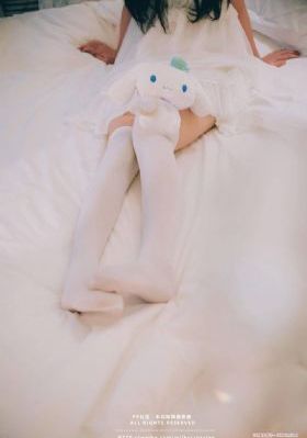 和两个小婕子做受hd